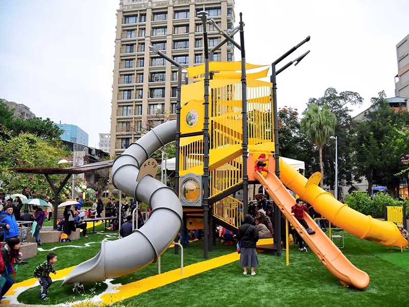 home-Outdoor-Playground-01